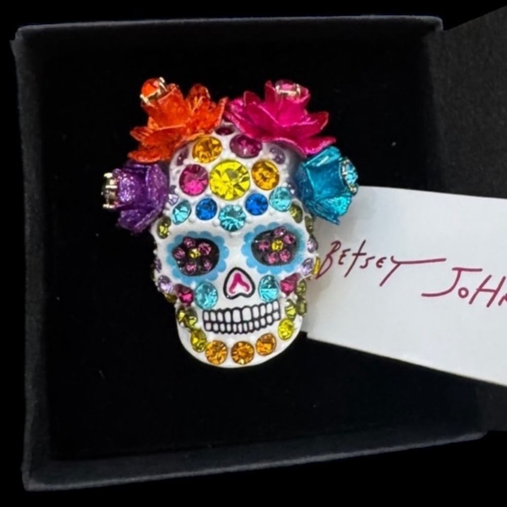 BETSEY JOHNSON Halloween Day of Dead Crystal-Studded Floral Sugar Skull Ring NWT